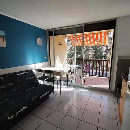 Appt Bord De Deux Chambres, Clim, Parking, Piscine Διαμέρισμα *