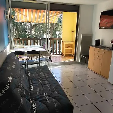 Appt Bord De Deux Chambres, Clim, Parking, Piscine