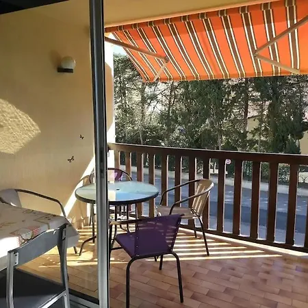Appt Bord De Deux Chambres, Clim, Parking, Piscine *