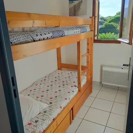 Appt Bord De Deux Chambres, Clim, Parking, Piscine *